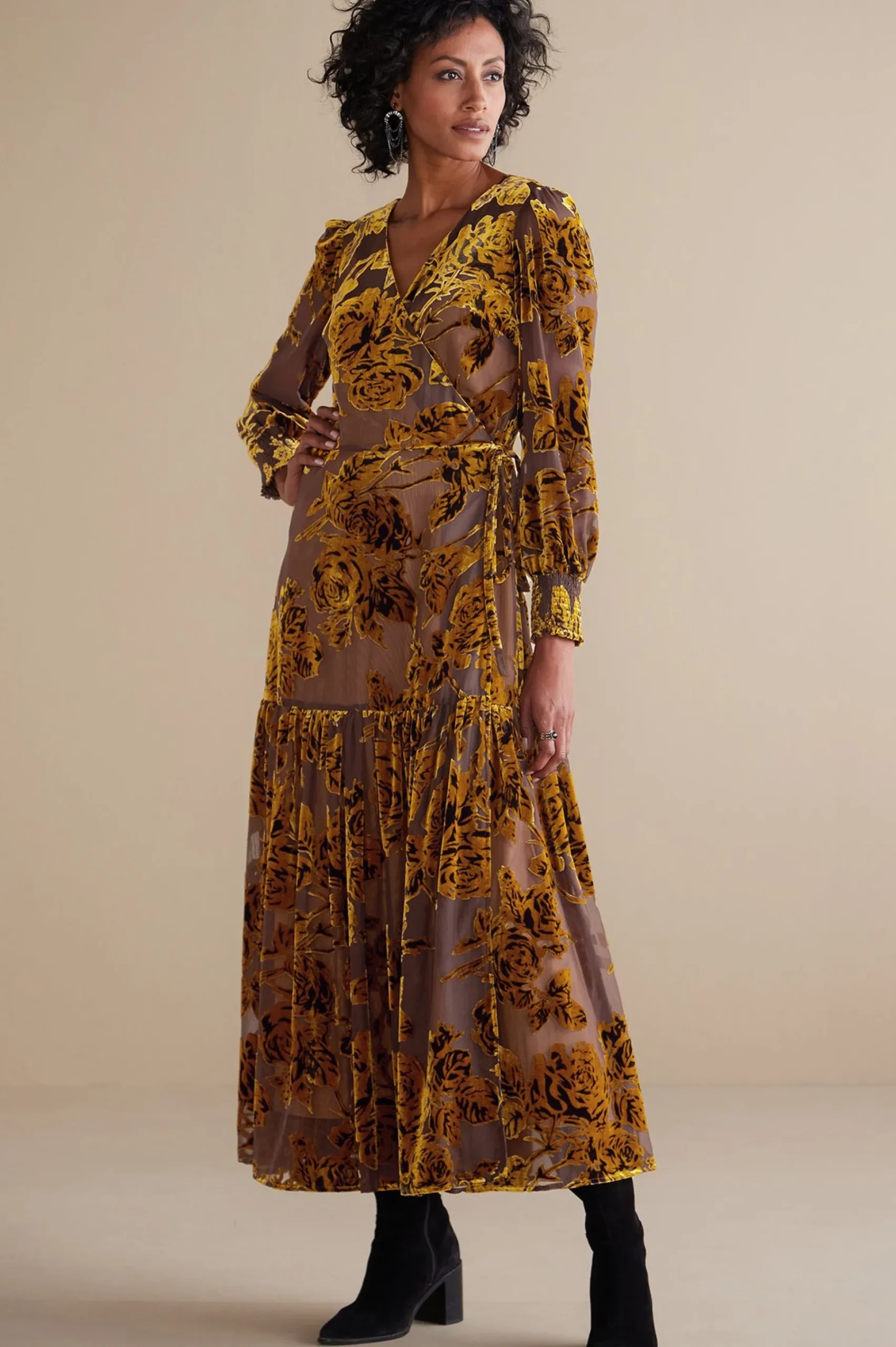 Feminine Flourish|EVelvet Styles-Soft Surroundings Jamila Velvet Dress Neutral Floral