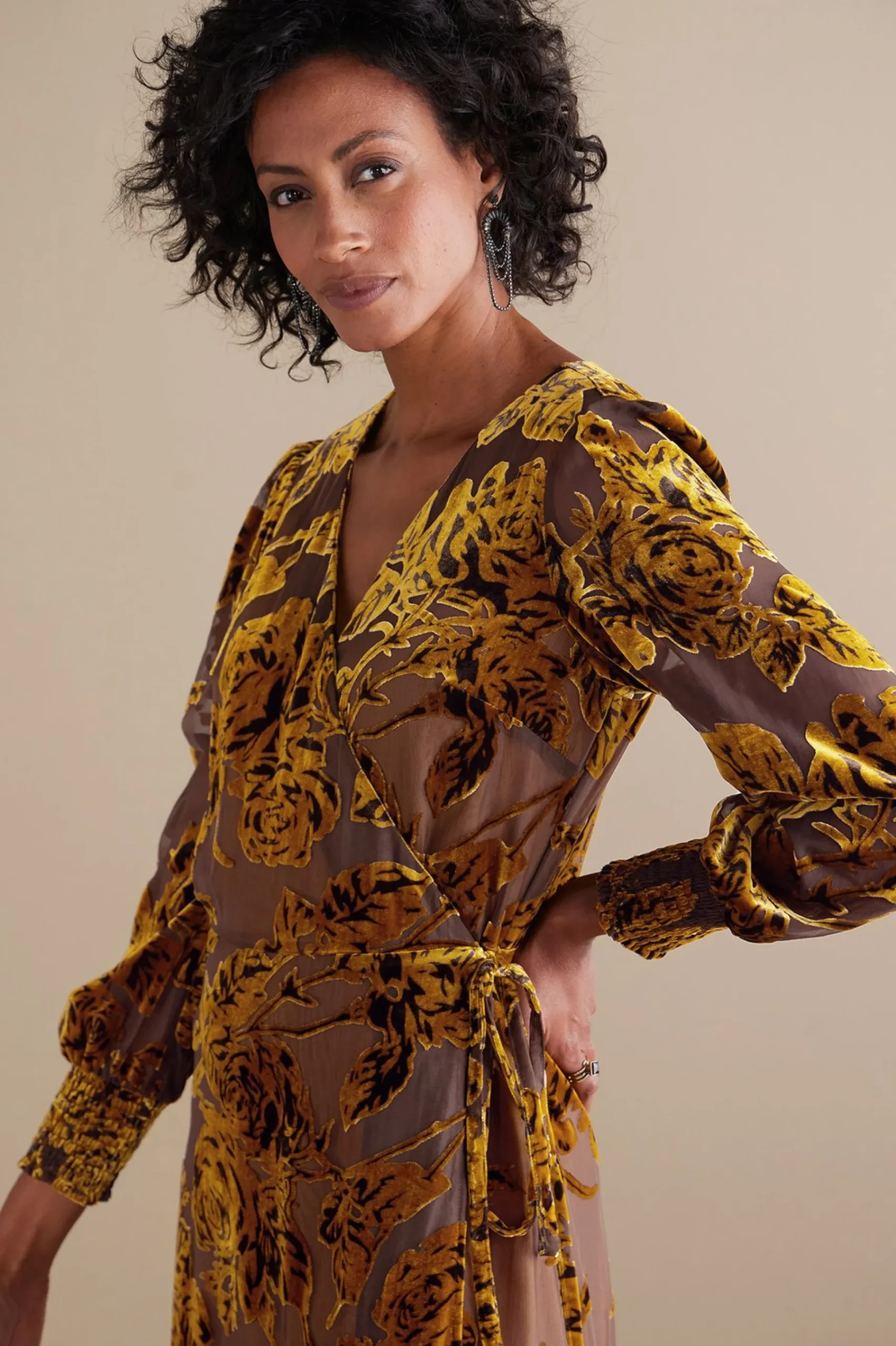 Feminine Flourish|EVelvet Styles-Soft Surroundings Jamila Velvet Dress Neutral Floral