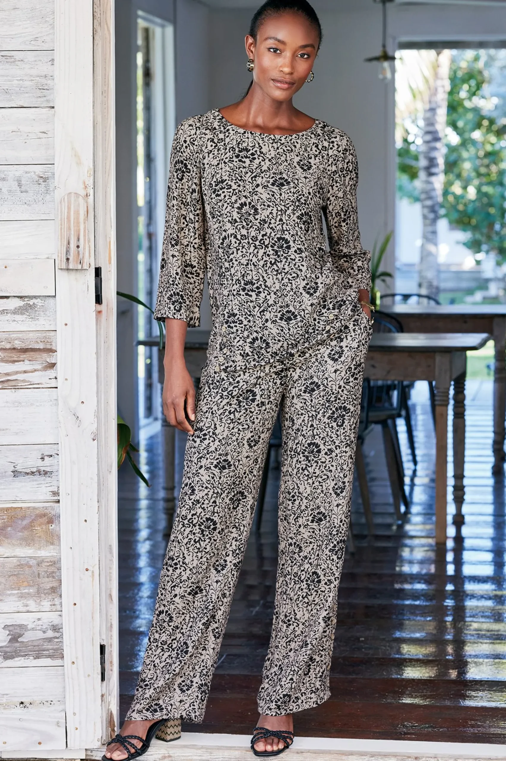 Feminine Flourish|Into The Blues-Soft Surroundings Oceo Gauze Wide-Leg Pants Black